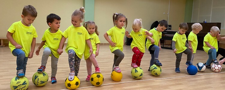 Alytaus lopšelis- darželis „Girinukas“ „Mažieji girinukai žaidžia futbolą“.