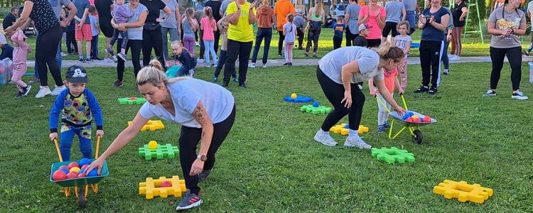 Sėkmingai įgyvendintas projektas „Sportuoju su šeima“