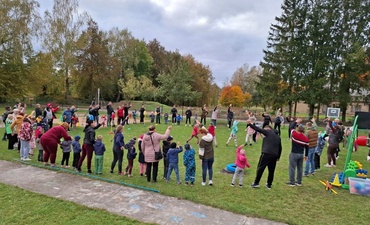 SĖKMINGAI ĮGYVENDINTAS PROJEKTAS „SPORTUOJU KARTU SU TĖVELIAIS“